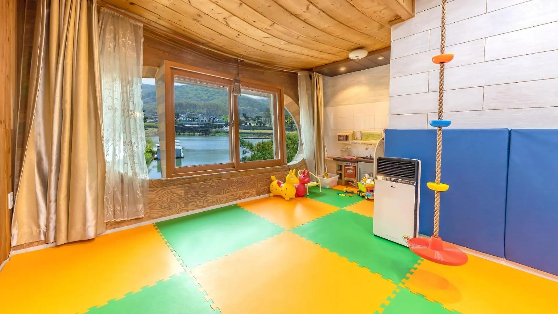 Ganhwa Badabae Beomseon Kids Pension Incheon South Korea